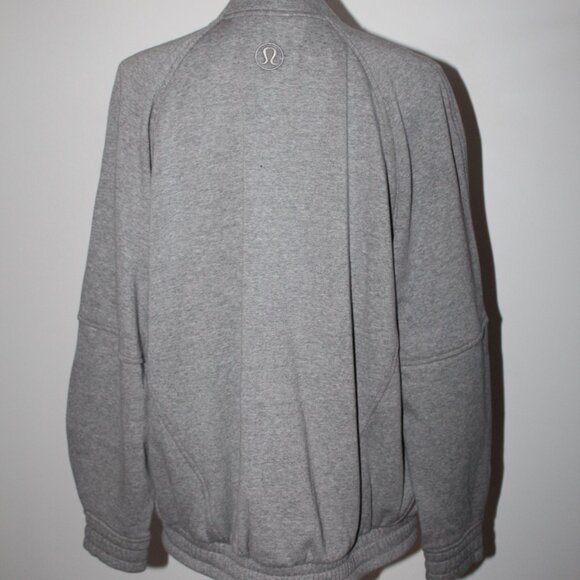NWT Lululemon Scuba Oversized Varsity Jacket Plush HMDG Gray Snap Front M/L - Picture 3 of 9